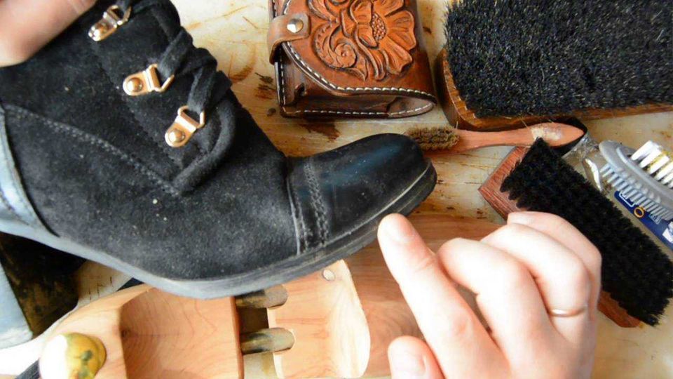 Как восстановить замшевую обувь в домашних условиях: чек-лист
