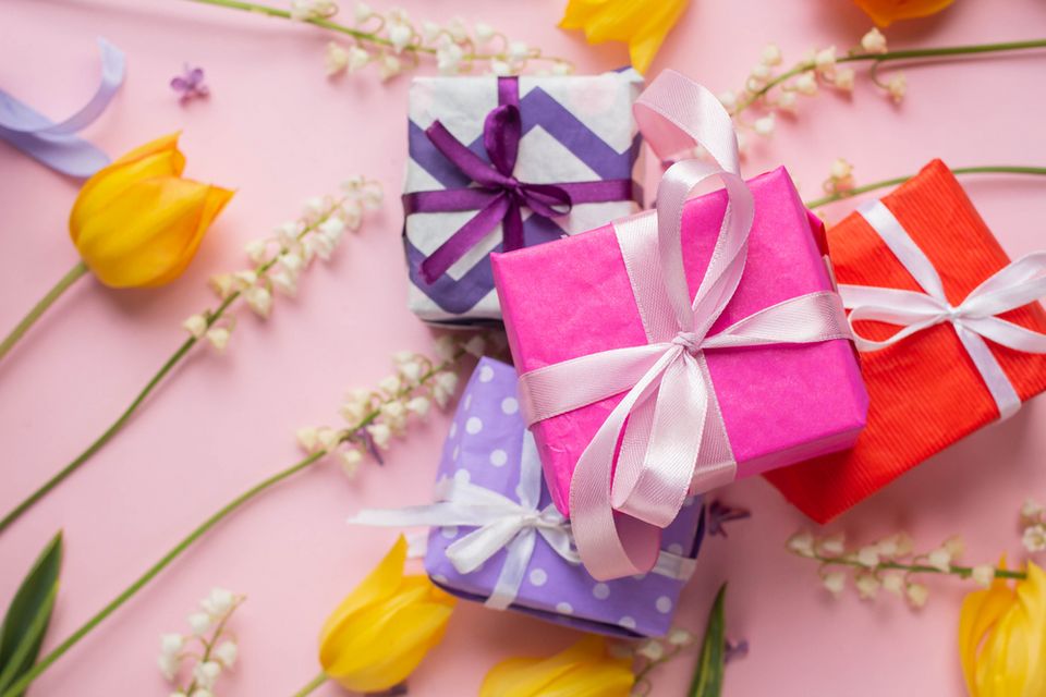 Что подарить девушке на 16 лет: уникальные подарки для лучшей именинницы года