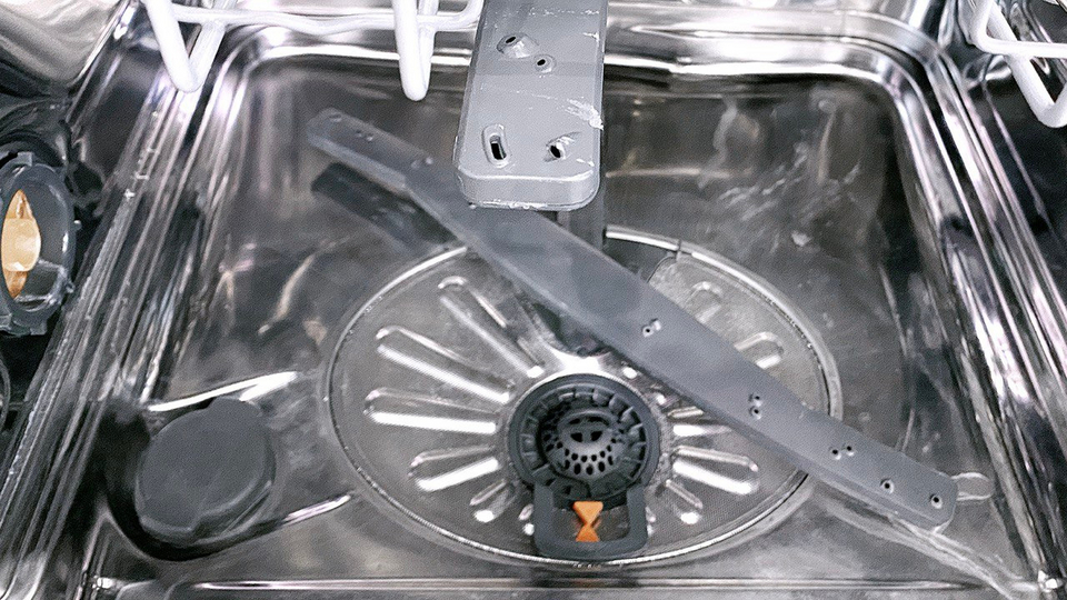 Почему налет на посуде после посудомоечной машины