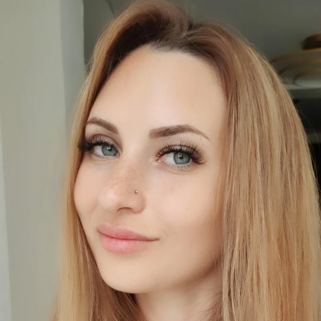 Алена Костьян