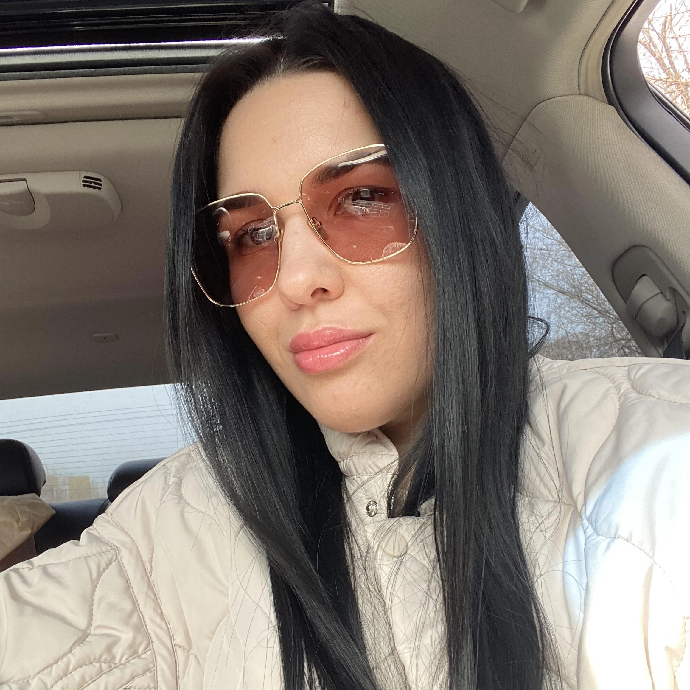 Хаджаев Лола