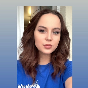 Поля Пчелка